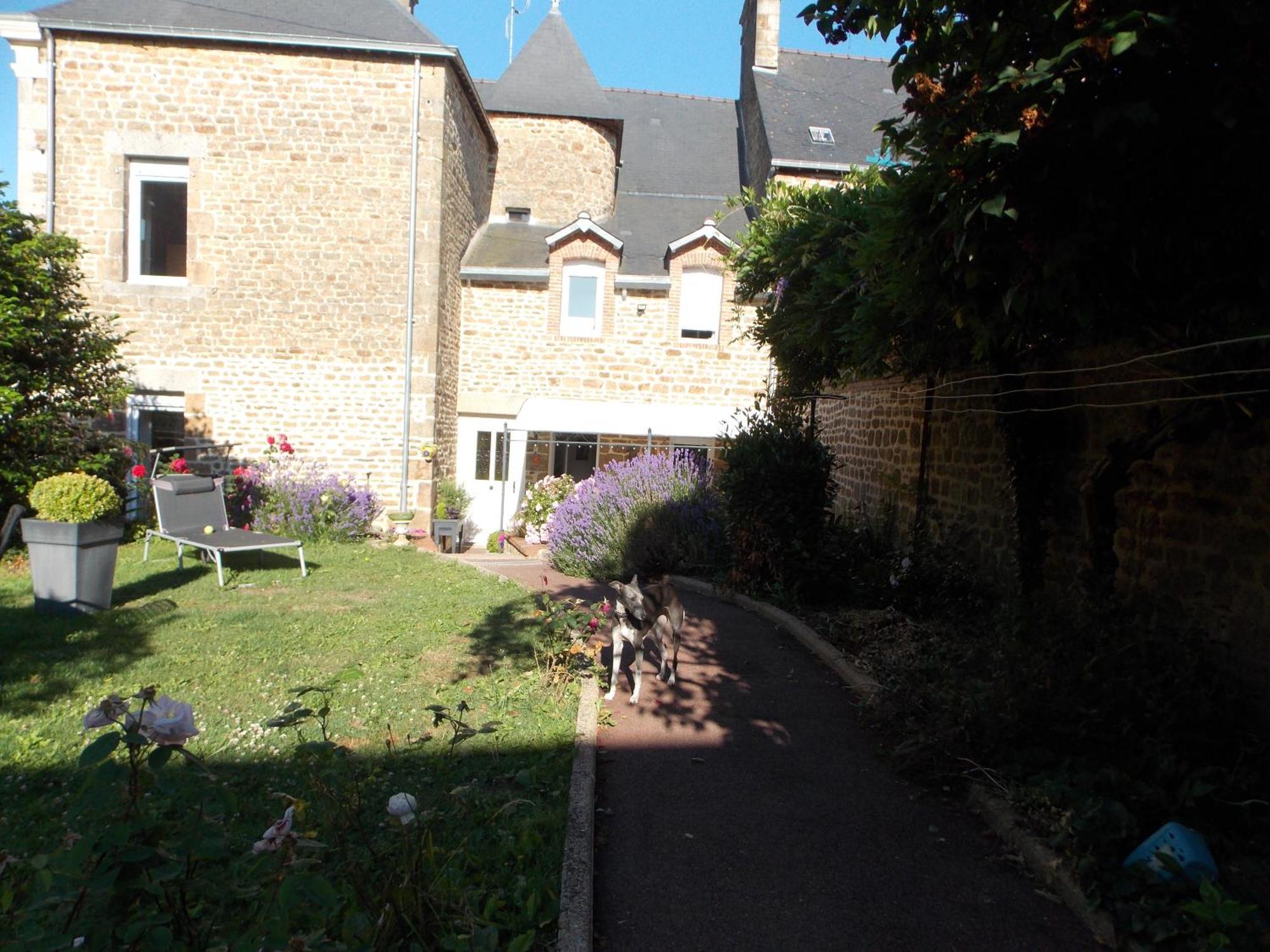 La Vie De Chateau En Toute Amitie Et Simplicite Montaudin Exterior foto